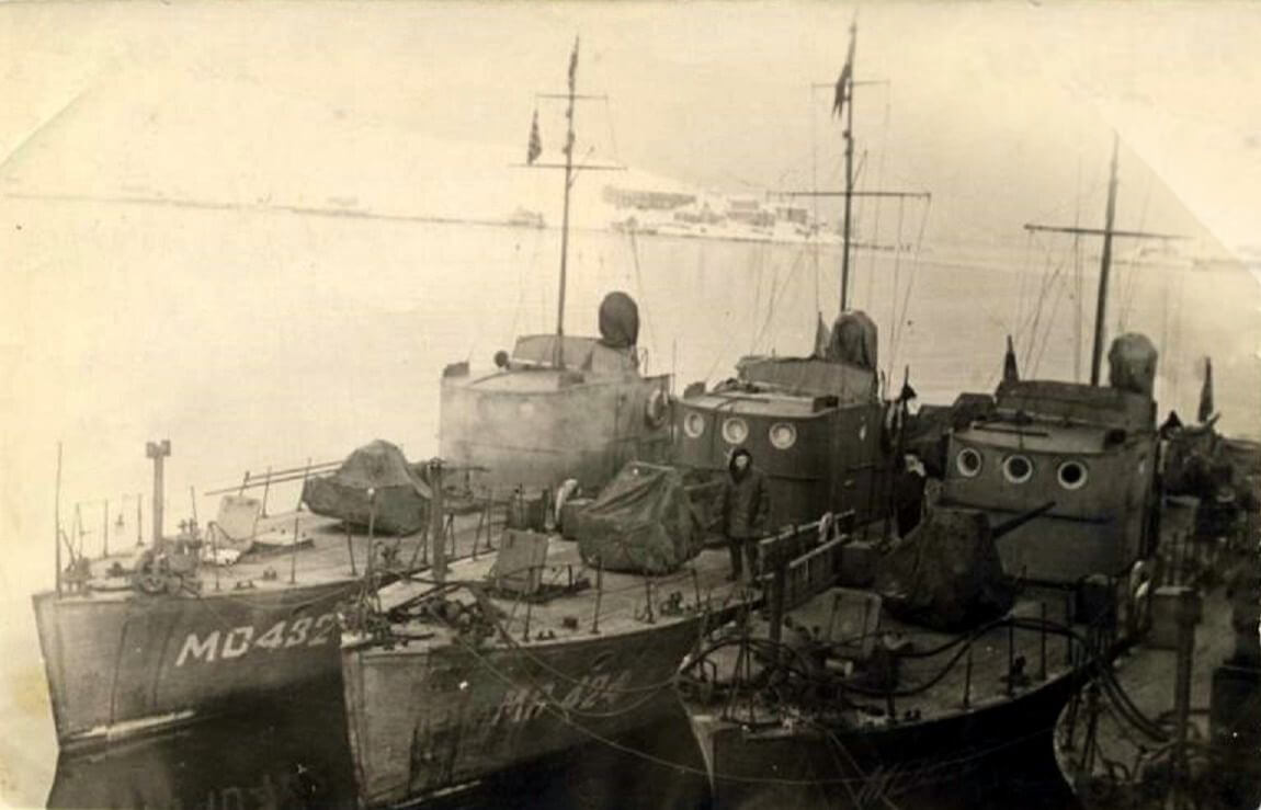 Полярный, зима 1944&nbsp;г. Малые охотники МО-IV 2-го гвардейского Краснознамённого дивизиона